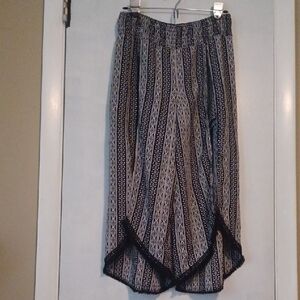 My Michelle Girls Black and White Geometric Pants/Shorts.